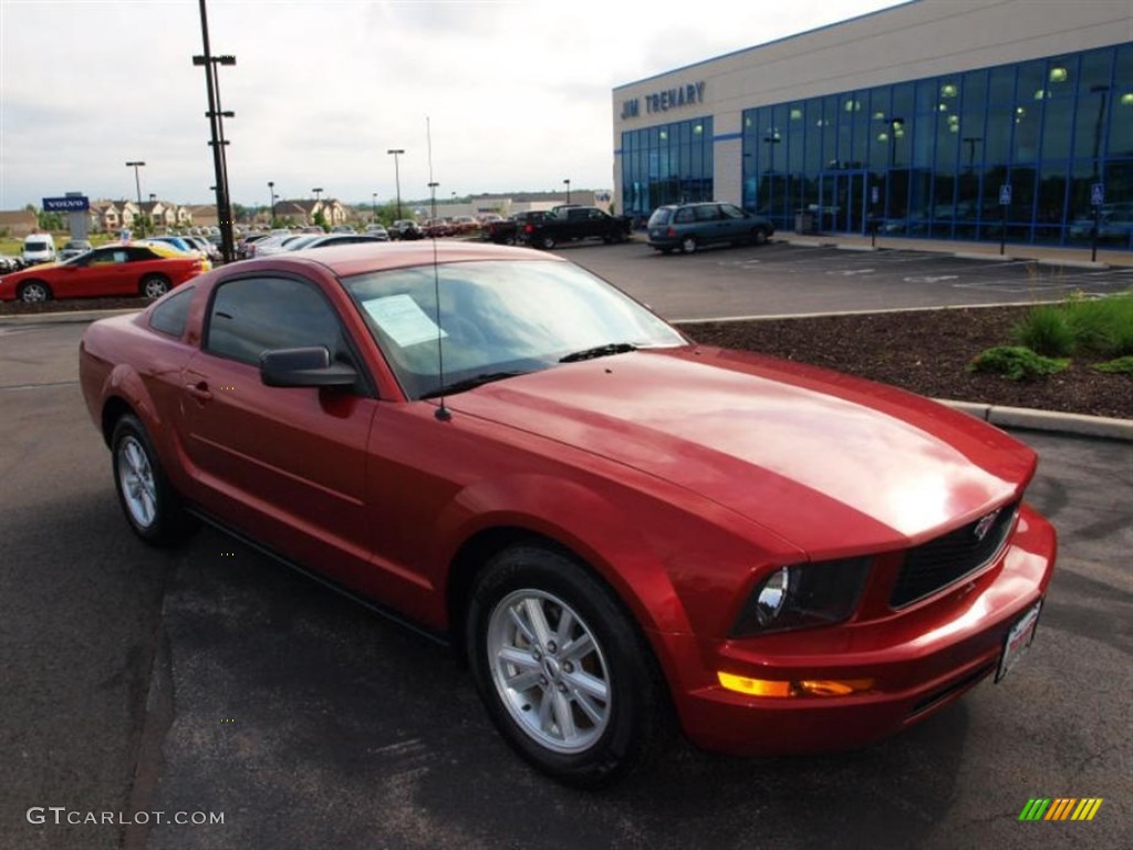 2005 Mustang V6 Deluxe Coupe - Redfire Metallic / Light Graphite photo #2