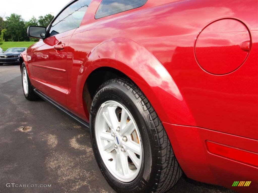 2005 Mustang V6 Deluxe Coupe - Redfire Metallic / Light Graphite photo #4