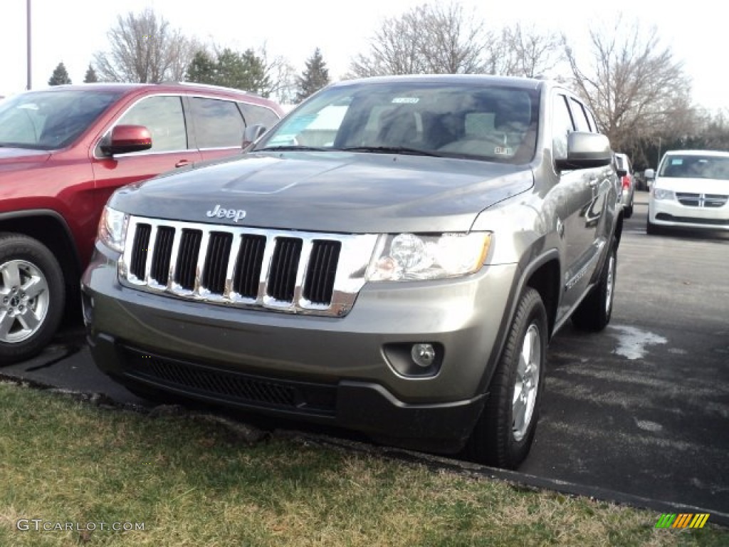 2012 Grand Cherokee Laredo 4x4 - Mineral Gray Metallic / Dark Graystone/Medium Graystone photo #1