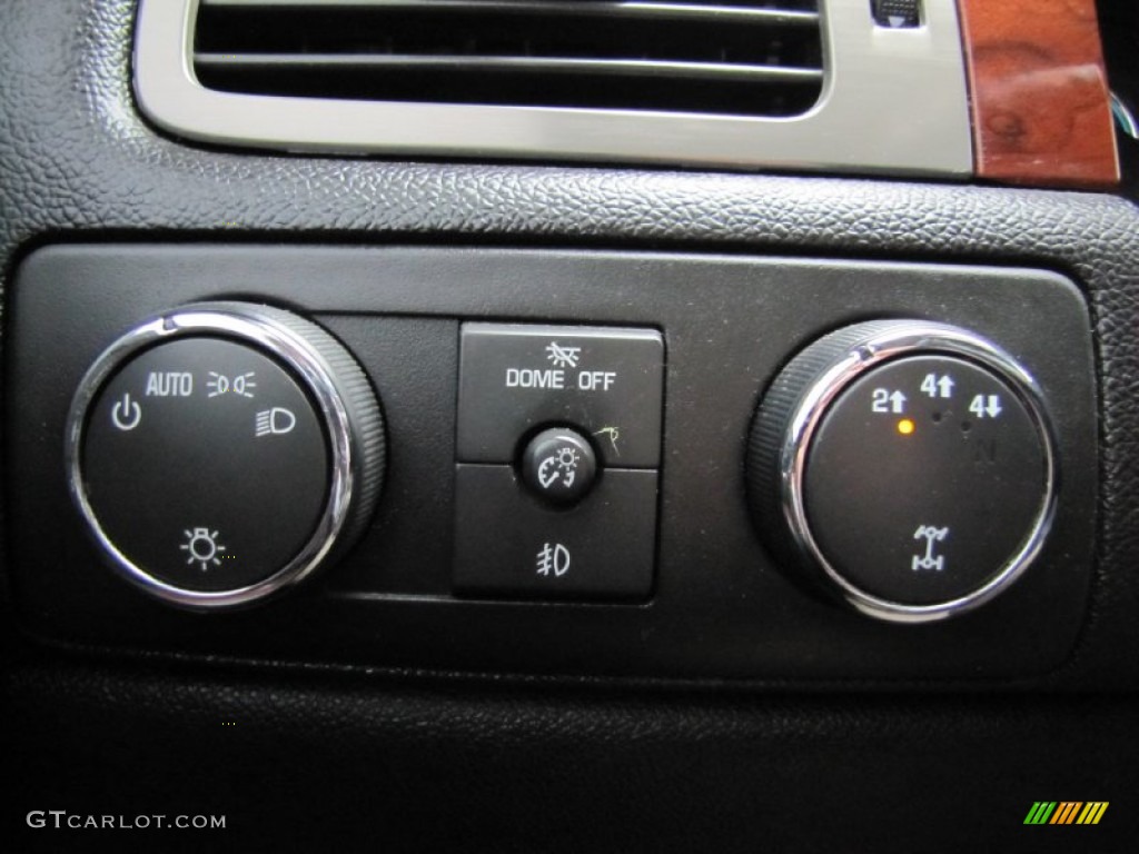 2009 GMC Sierra 2500HD SLE Crew Cab 4x4 Controls Photos