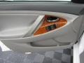 Super White - Camry XLE Photo No. 16