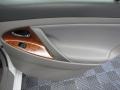Super White - Camry XLE Photo No. 18