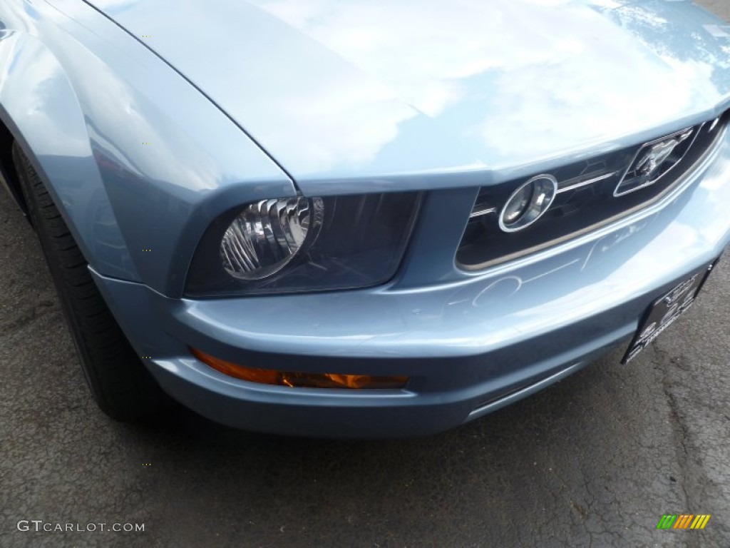 2007 Mustang V6 Premium Coupe - Windveil Blue Metallic / Medium Parchment photo #5