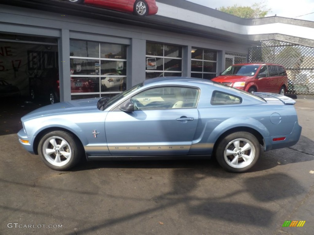 2007 Mustang V6 Premium Coupe - Windveil Blue Metallic / Medium Parchment photo #15