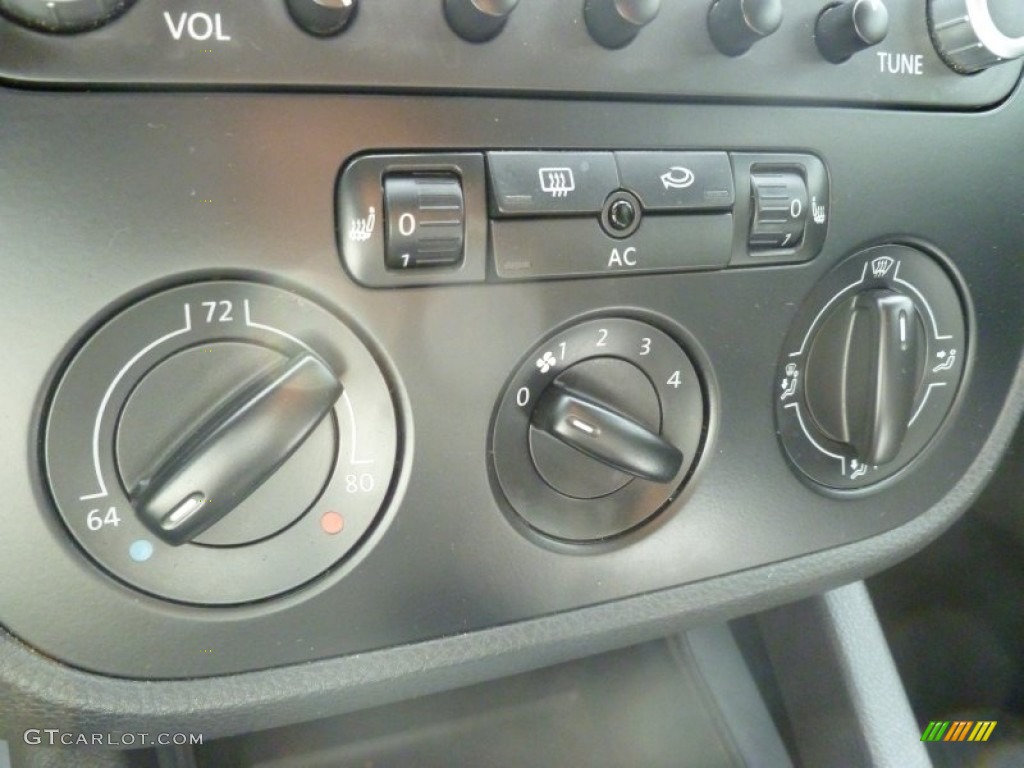 2009 Volkswagen Jetta TDI SportWagen Controls Photo #58024349