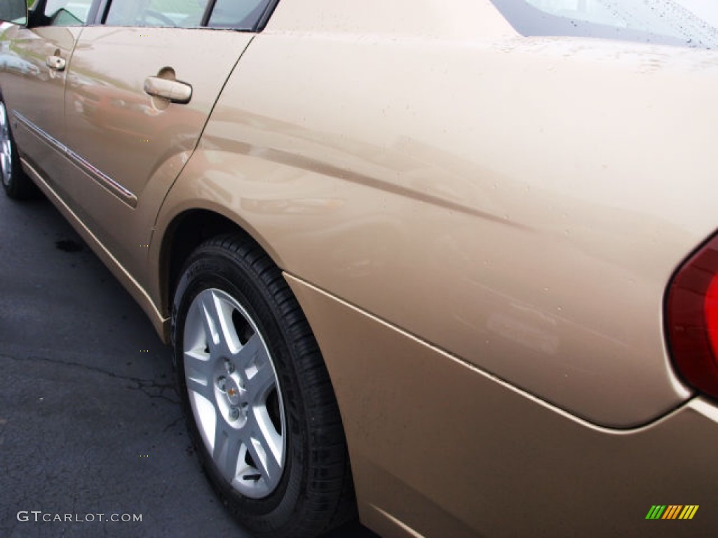 2006 Malibu LT Sedan - Sandstone Metallic / Cashmere Beige photo #4
