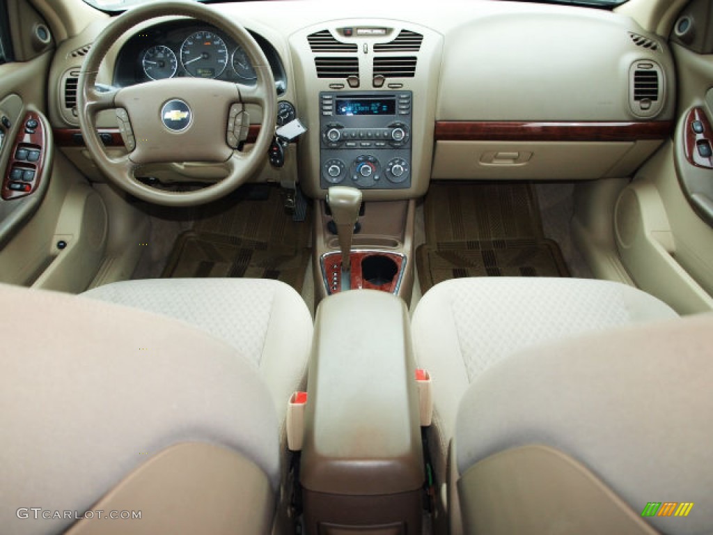 2006 Chevrolet Malibu LT Sedan Cashmere Beige Dashboard Photo #58025891