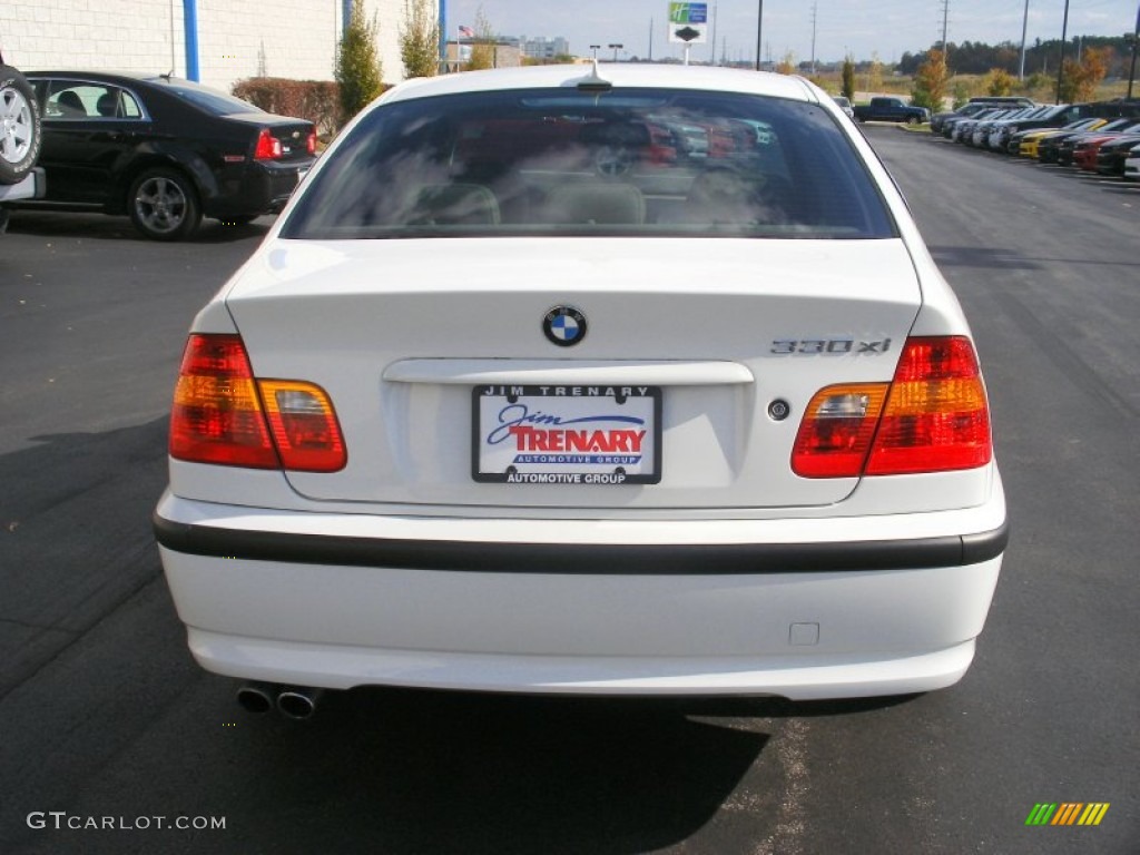 2004 3 Series 330xi Sedan - Alpine White / Sand photo #9