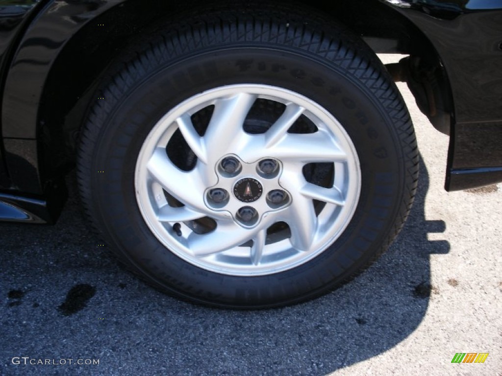 2002 Pontiac Grand Am SE Sedan Wheel Photo #58031564