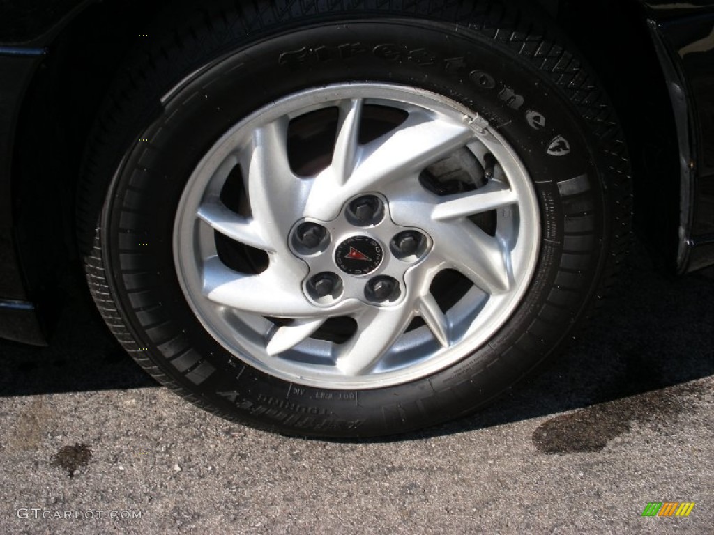 2002 Pontiac Grand Am SE Sedan Wheel Photo #58031576