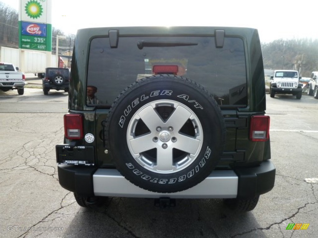 2011 Wrangler Sahara 4x4 - Natural Green Pearl / Black/Dark Saddle photo #4