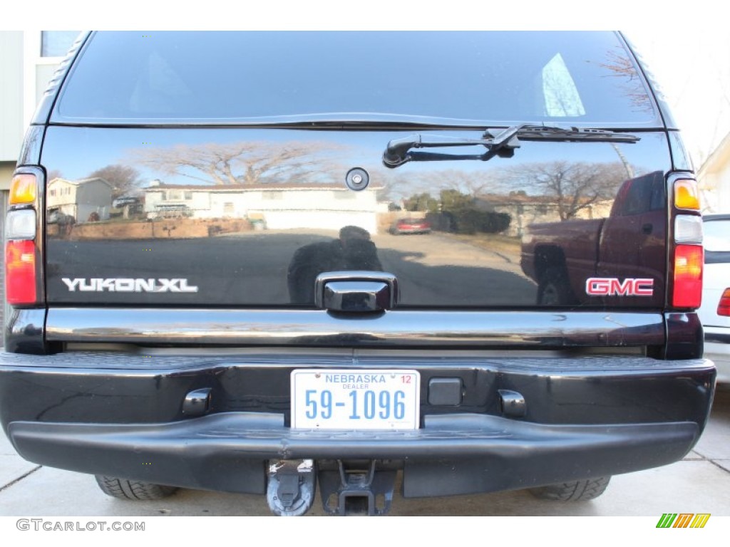 2004 Yukon XL Denali AWD - Onyx Black / Stone Gray photo #31