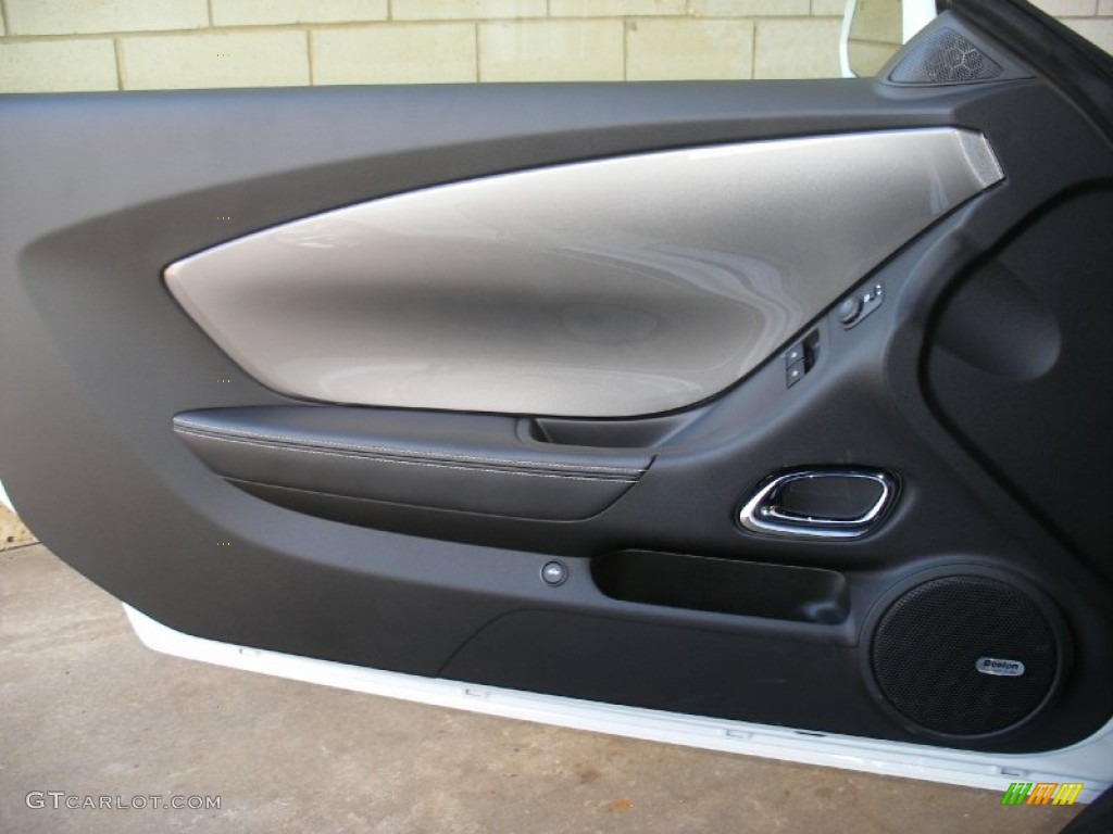 2010 Chevrolet Camaro SS/RS Coupe Black Door Panel Photo #58038459