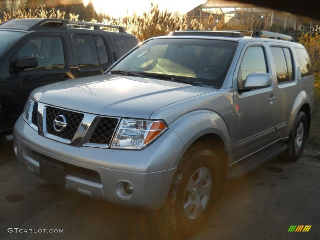 2006 Pathfinder SE 4x4 - Silver Lightning Metallic / Graphite photo #1