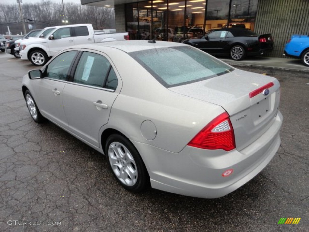 2010 Fusion SE V6 - Smokestone Metallic / Medium Light Stone photo #2