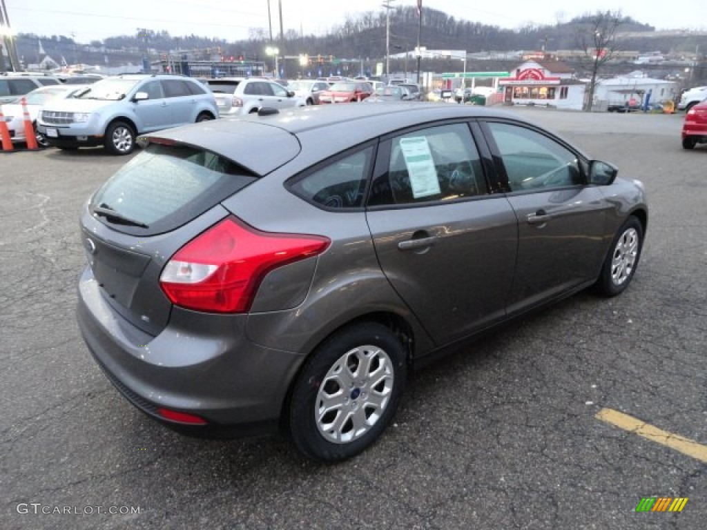 2012 Focus SE 5-Door - Sterling Grey Metallic / Charcoal Black photo #4