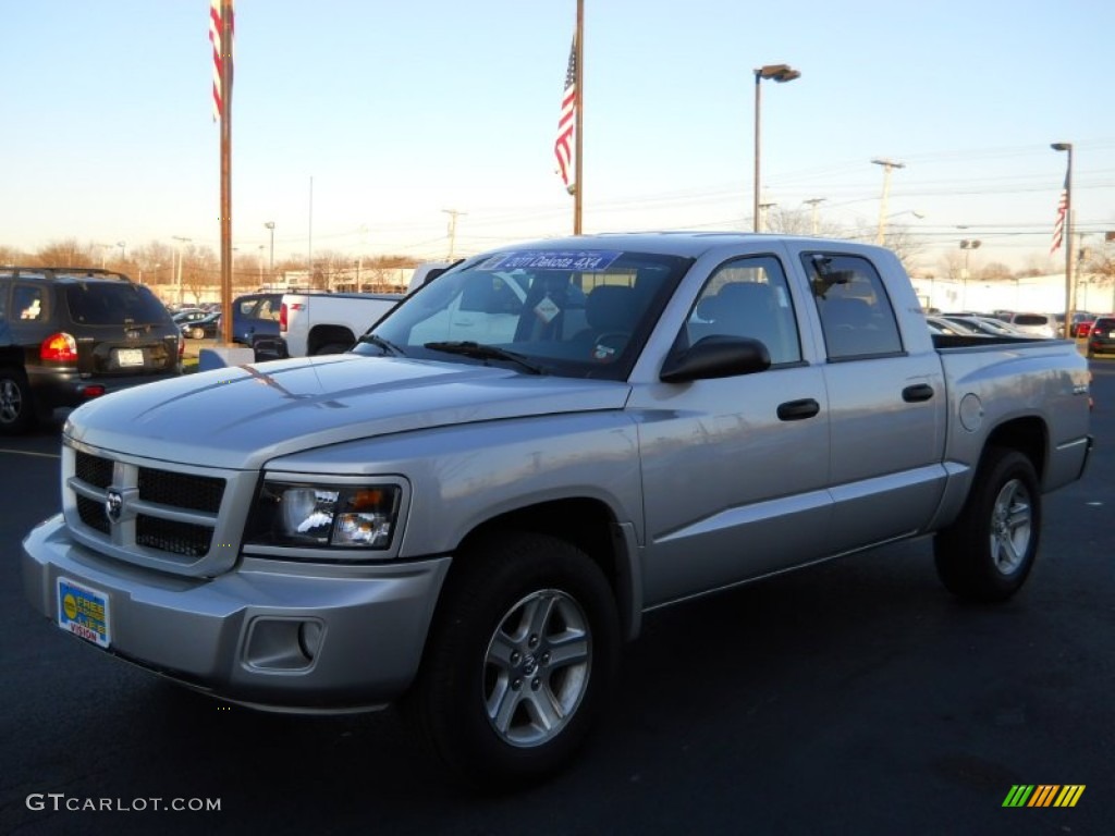 Bright Silver Metallic Dodge Dakota