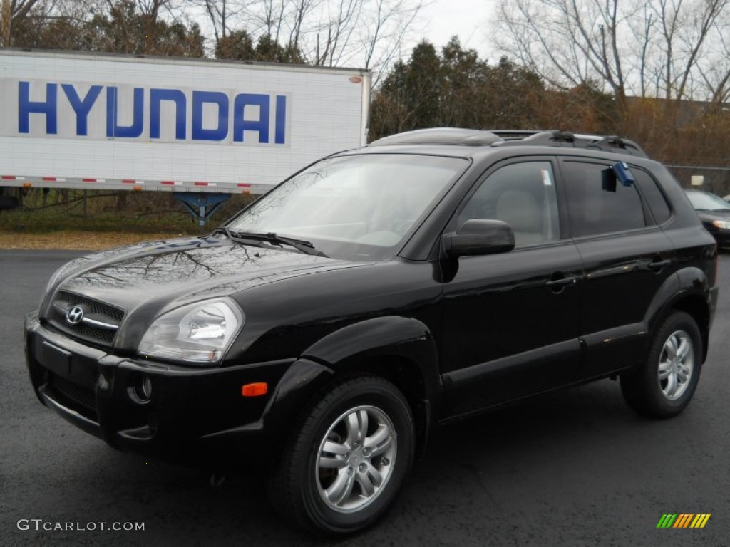Obsidian Black Hyundai Tucson