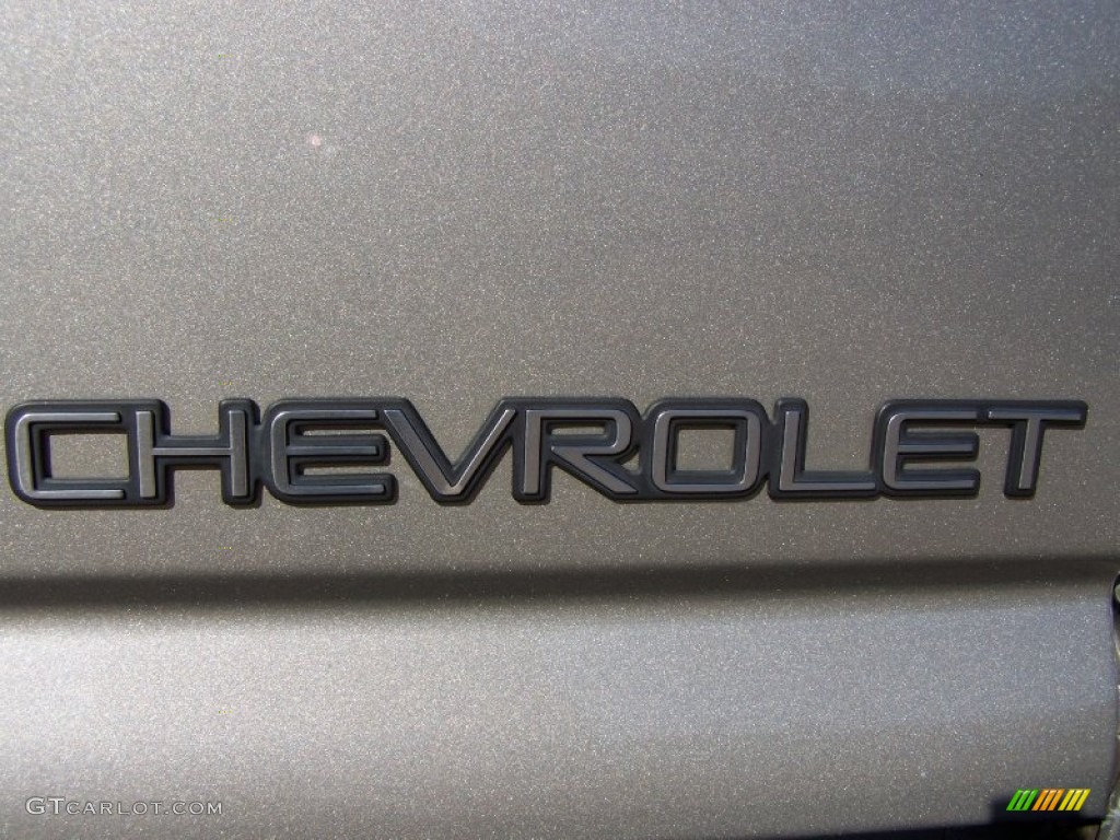 2003 Chevrolet Silverado 1500 LT Crew Cab Marks and Logos Photo #58053635