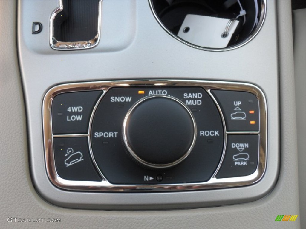 2012 Jeep Grand Cherokee Overland 4x4 Controls Photo #58056205