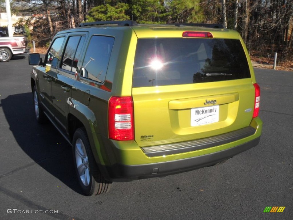 2012 Patriot Latitude - Rescue Green Metallic / Dark Slate Gray photo #3