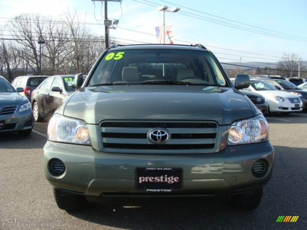 2005 Highlander V6 - Oasis Green Pearl / Ivory photo #2