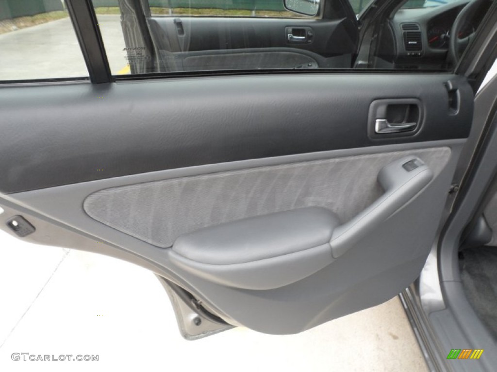 2004 Civic EX Sedan - Magnesium Metallic / Gray photo #25