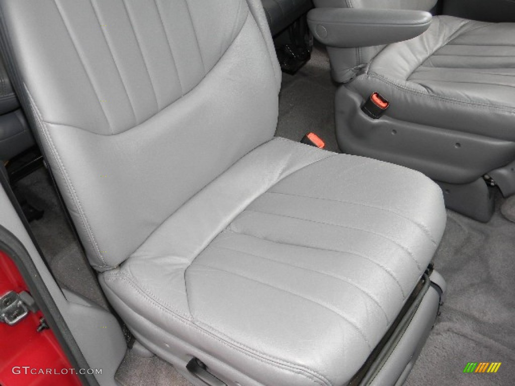 1996 Town & Country LX - Candy Apple Red Metallic / Gray photo #11