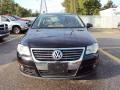 Deep Black - Passat Lux Sedan Photo No. 2