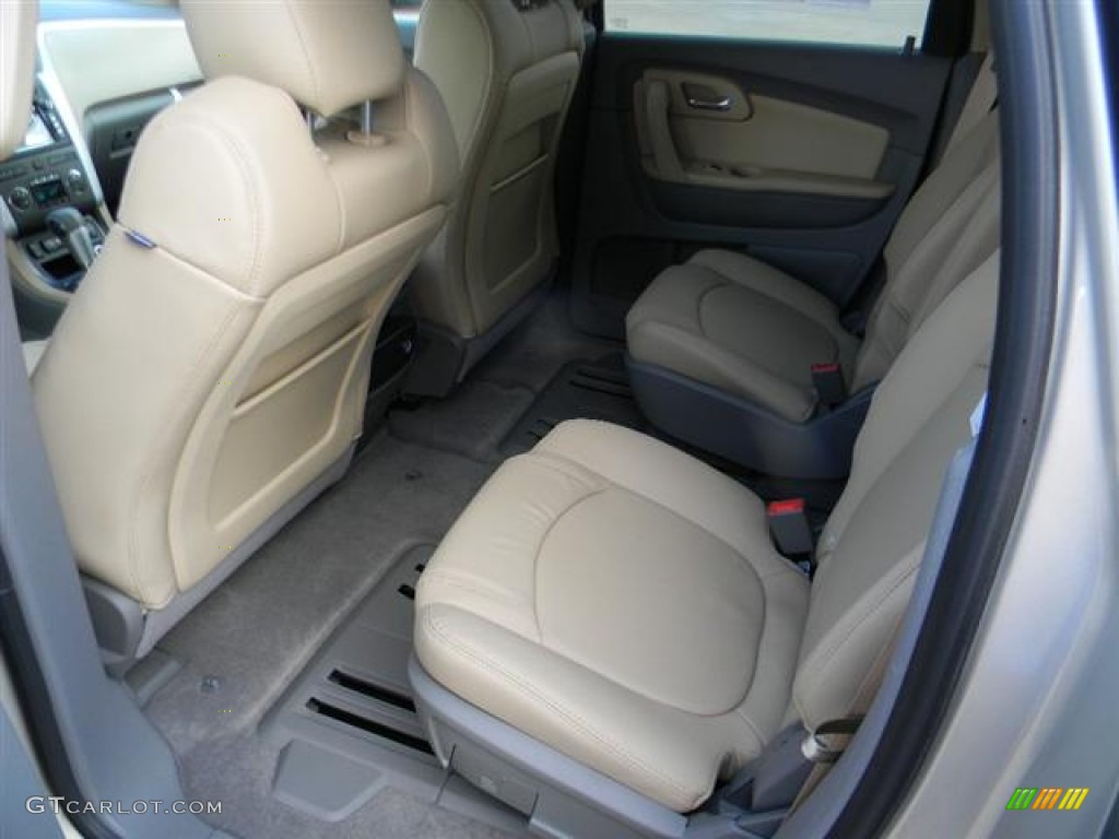 Cashmere Dark Gray Interior 2012 Chevrolet Traverse Lt Photo