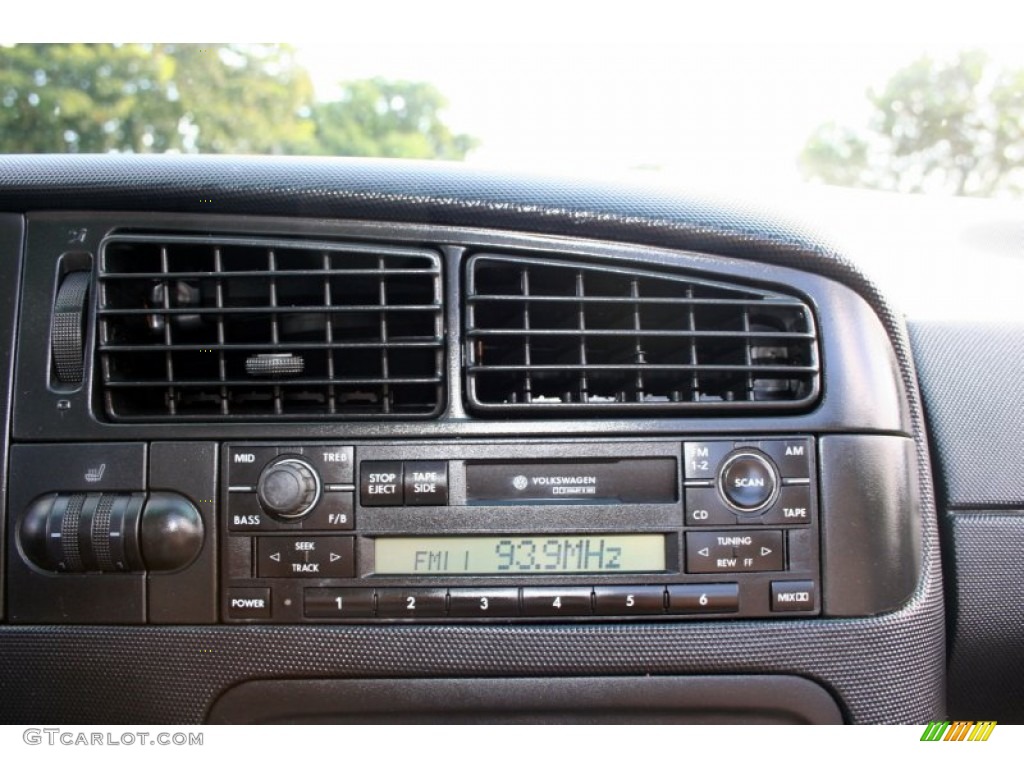 2002 Cabrio GLX - Black / Beige photo #69