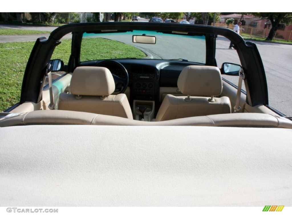 2002 Cabrio GLX - Black / Beige photo #76