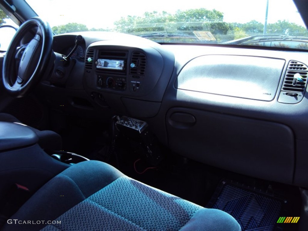 2002 F150 XLT SuperCab 4x4 - Toreador Red Metallic / Dark Graphite photo #11