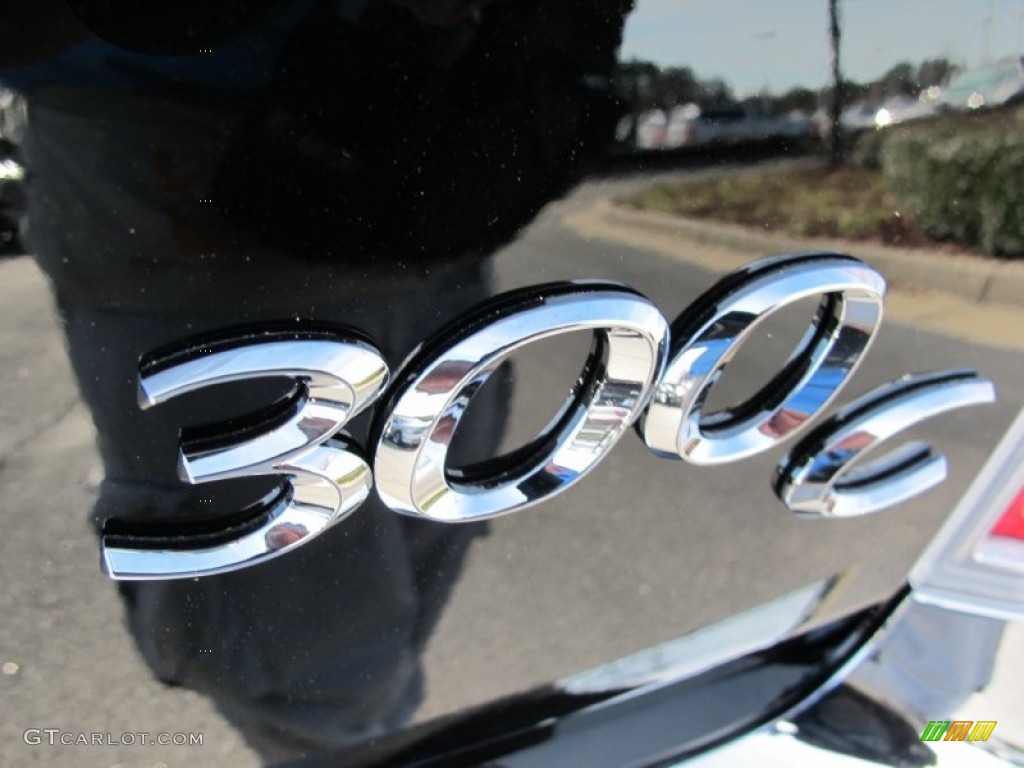 2012 Chrysler 300 C Marks and Logos Photo #58077275