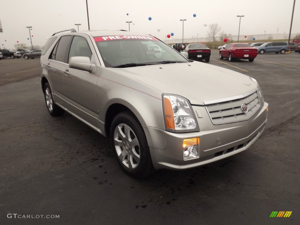 Light Platinum 2007 Cadillac SRX V8 Exterior Photo #58078349
