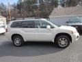 Dover White Pearl - Endeavor SE AWD Photo No. 6