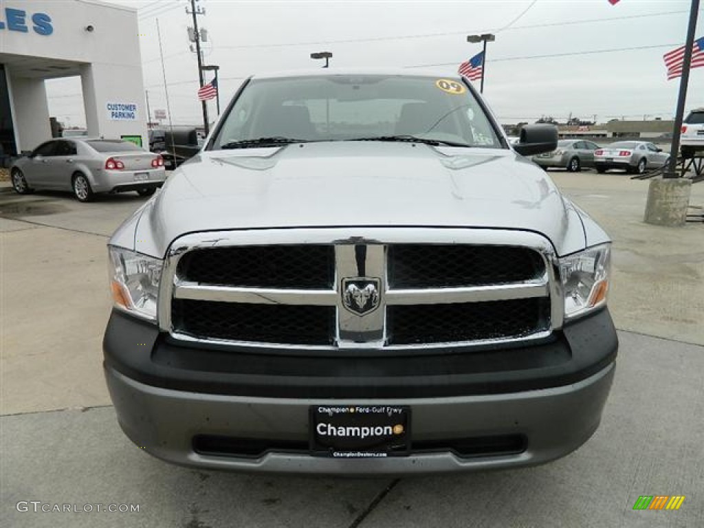 2009 Ram 1500 ST Quad Cab - Bright Silver Metallic / Dark Slate/Medium Graystone photo #2