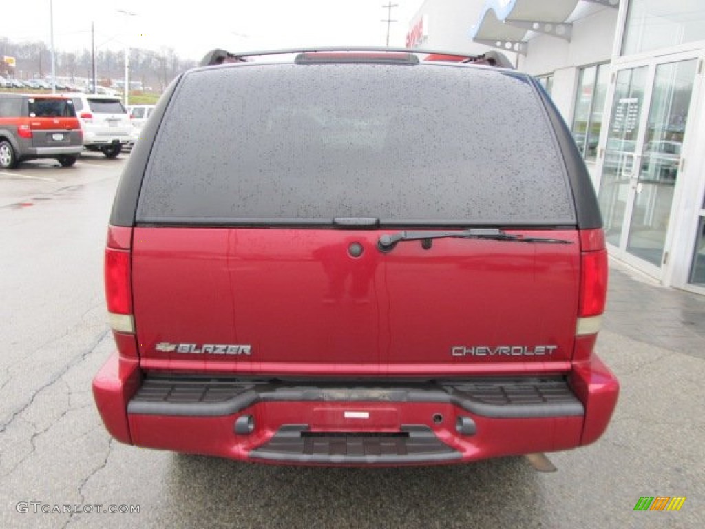 2002 Blazer LS 4x4 - Dark Cherry Red Metallic / Graphite photo #5