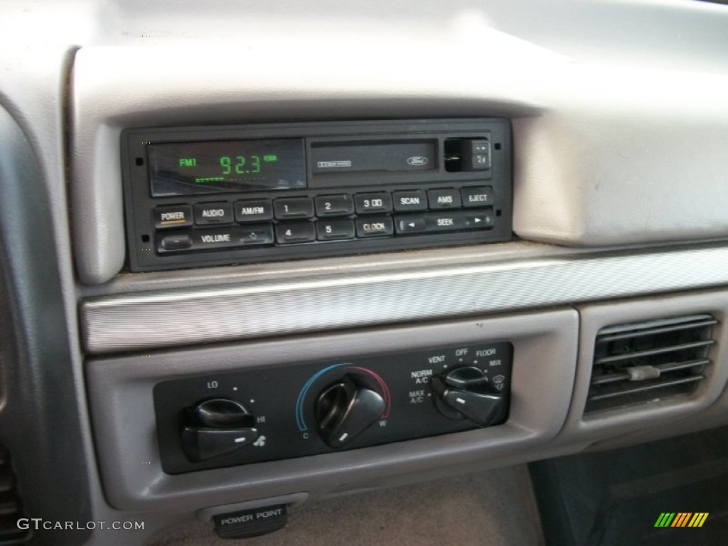1995 Ford F150 XLT Extended Cab Controls Photo #58092302