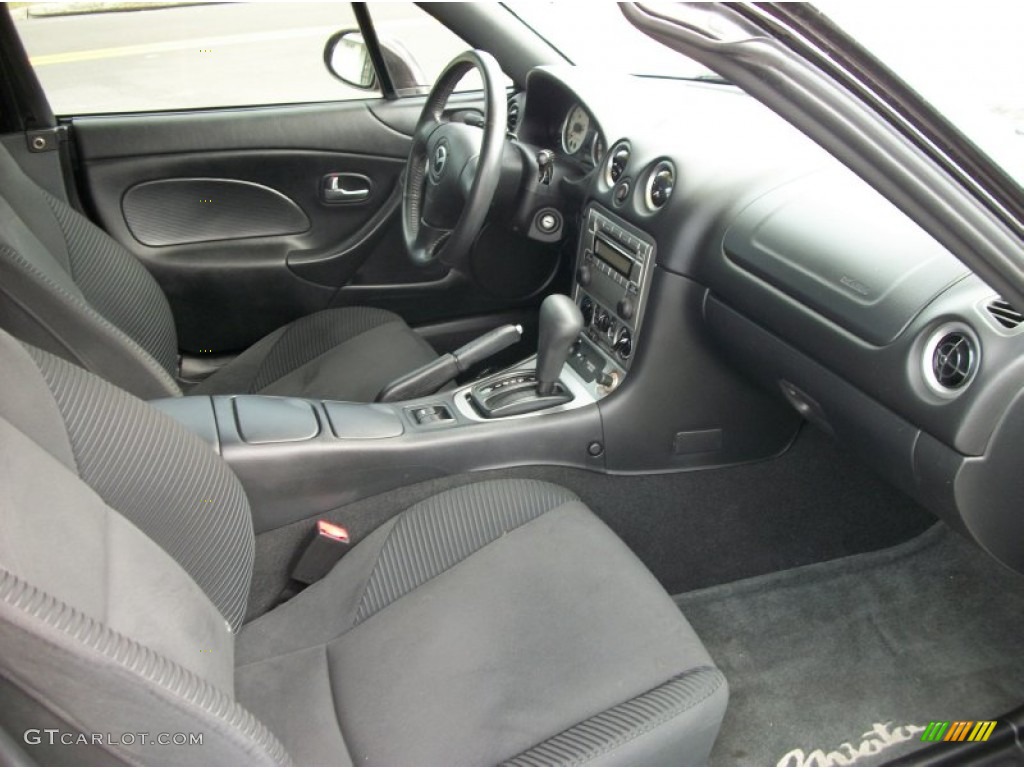 Black Interior 2004 Mazda MX-5 Miata Roadster Photo #58094633