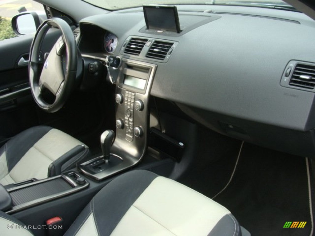 2008 C30 T5 Version 2.0 R-Design - Black Sapphire Metallic / Off Black/Cream photo #23