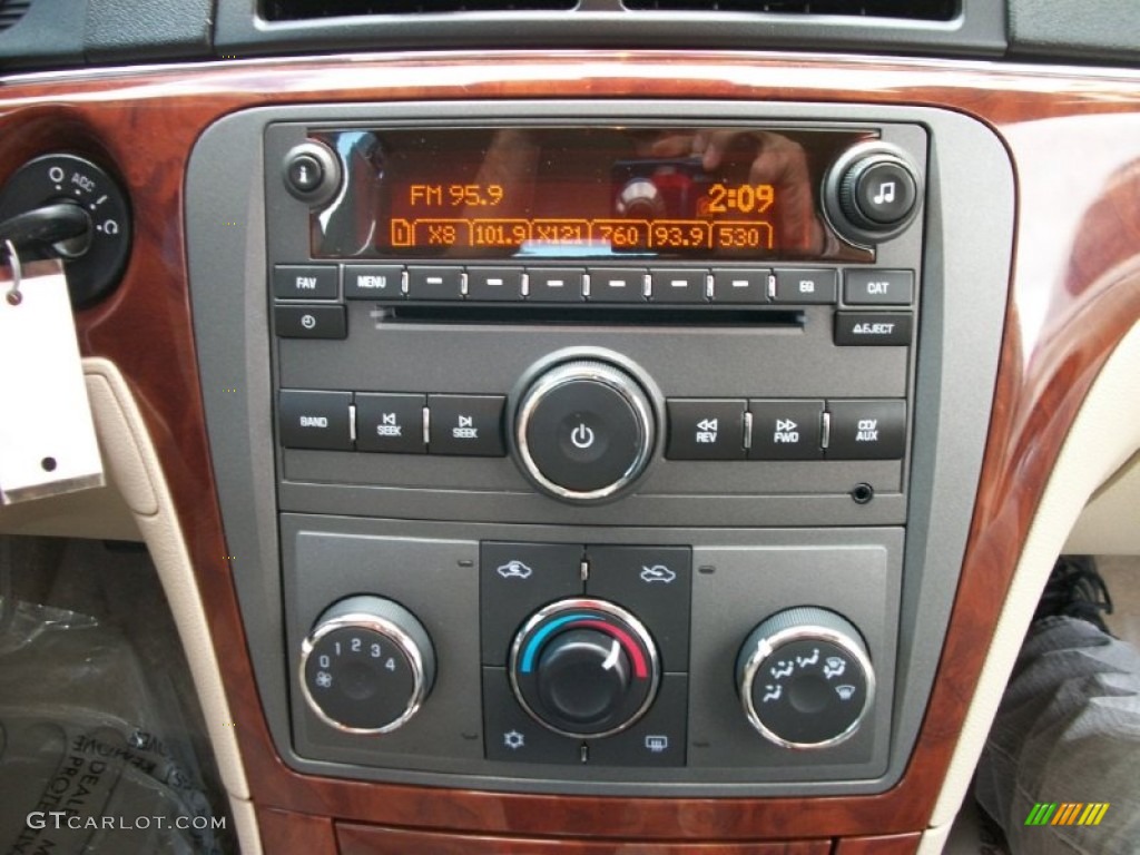 2009 Aura XE - Gold Mist Metallic / Tan photo #10