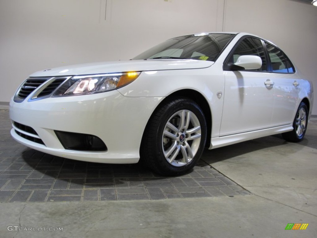 Arctic White Saab 9-3