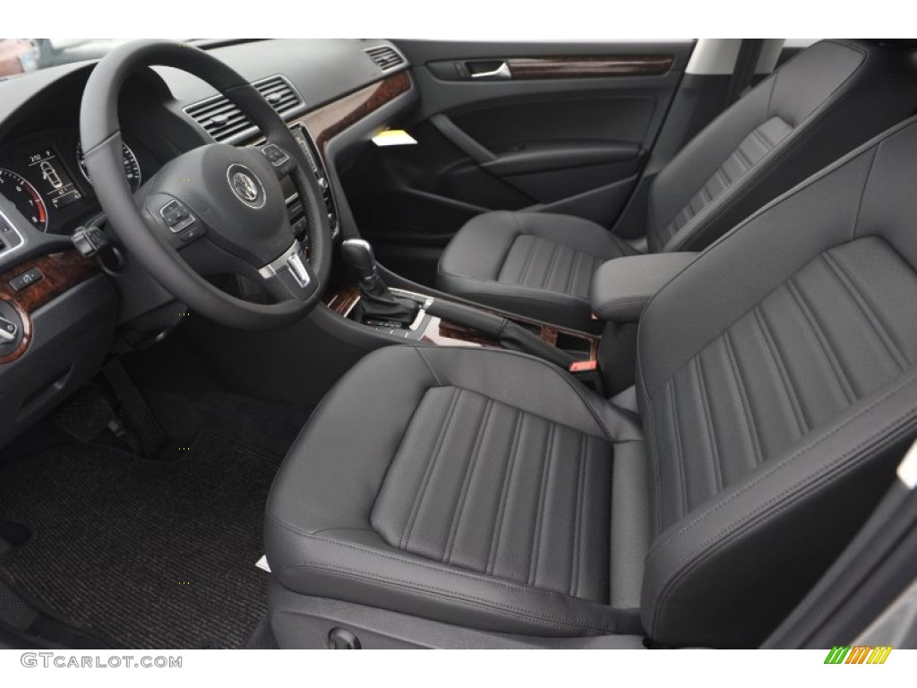 Titan Black Interior 2012 Volkswagen Passat 2.5L SEL Photo #58111175