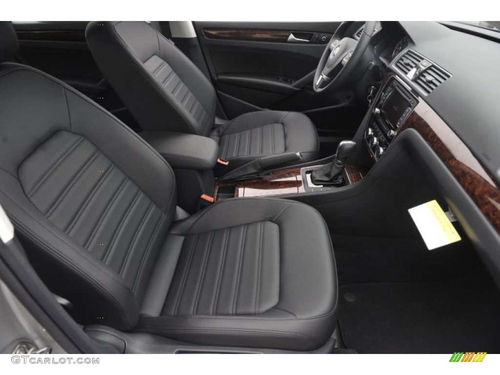 Titan Black Interior 2012 Volkswagen Passat 2.5L SEL Photo #58111322