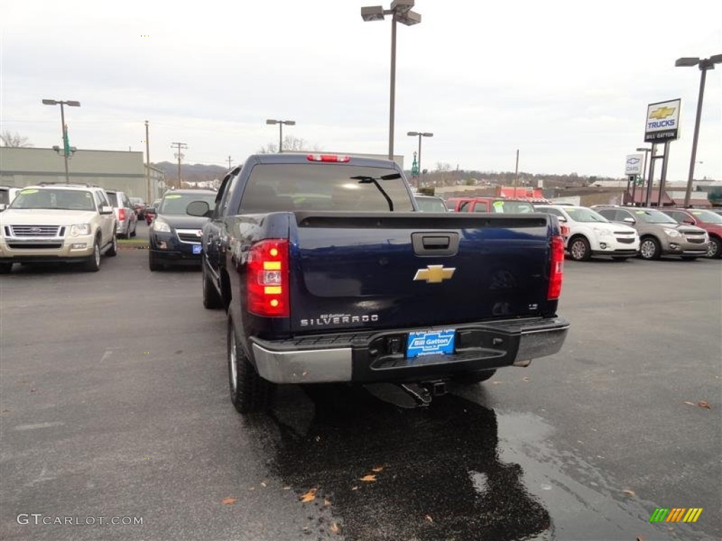 2009 Silverado 1500 LS Crew Cab - Imperial Blue Metallic / Dark Titanium photo #3