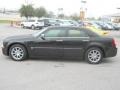 Brilliant Black - 300 C HEMI Photo No. 4