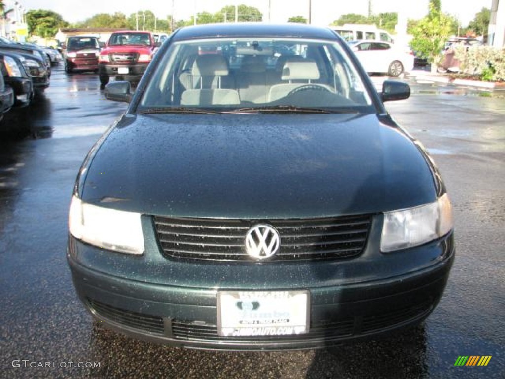 1999 Passat GLS Sedan - Royal Green Pearl / Grey photo #3