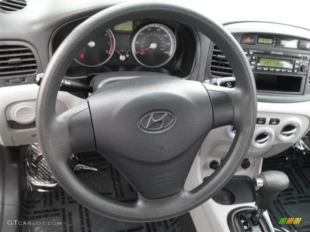 2009 Hyundai Accent GLS 4 Door Gray Steering Wheel Photo #58133600