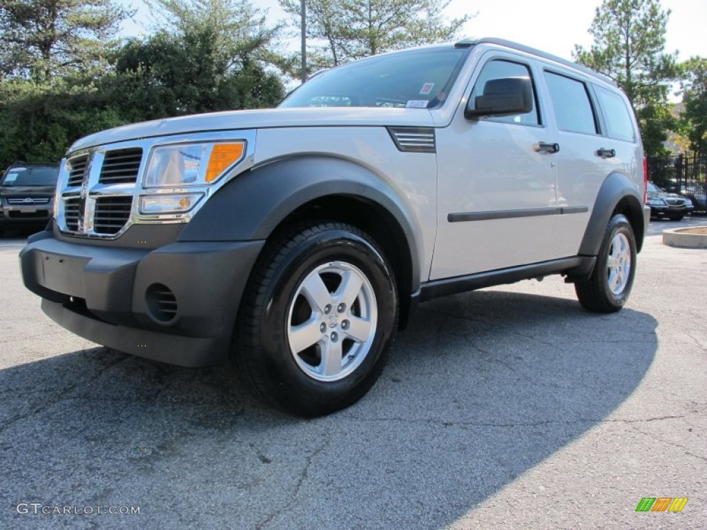 2007 Nitro SXT - Bright Silver Metallic / Dark Slate Gray/Light Slate Gray photo #1